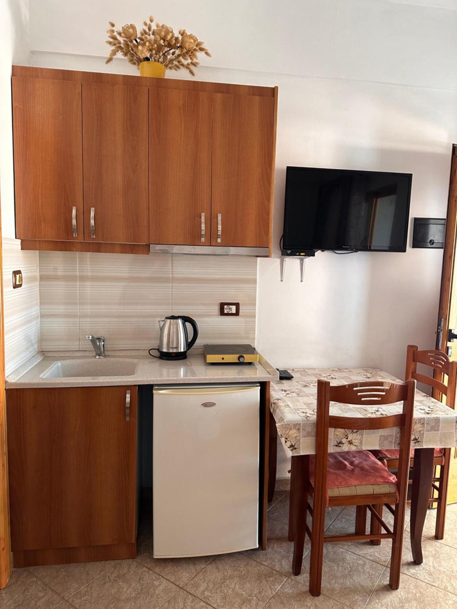 Albi'S Guesthouse كساميل المظهر الخارجي الصورة
